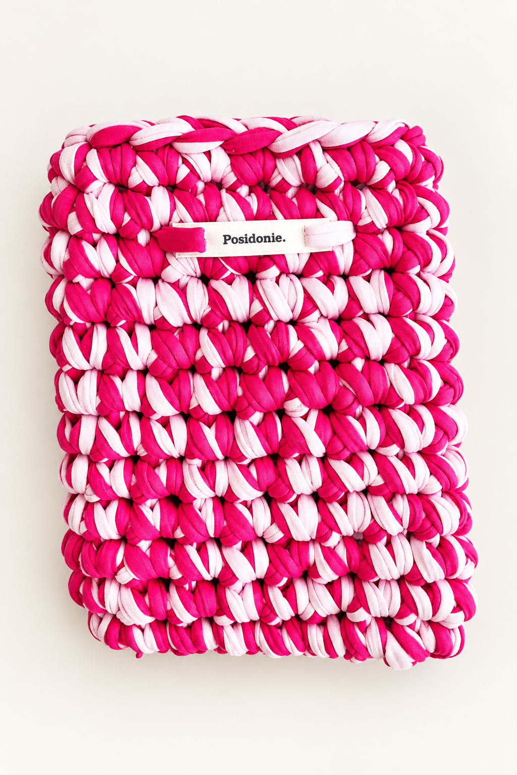 Pochette livre ou liseuse faite main au crochet rose personnalisable