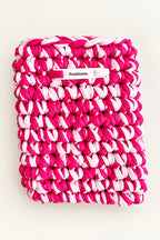Pochette livre ou liseuse faite main au crochet rose personnalisable