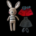 Posidonie's friens Lisa peluche amigurumi faite main au crochet