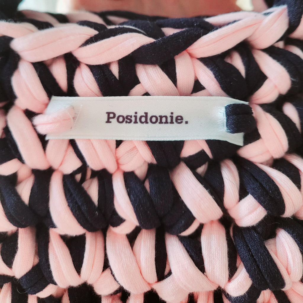 Sac au crochet mini chunky bleu marine et rose doux fait main à Marseille