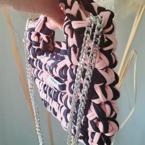 Sac au crochet mini chunky bleu marine et rose doux fait main à Marseille