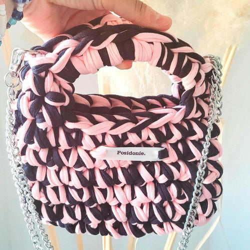Sac au crochet mini chunky bleu marine et rose doux fait main à Marseille